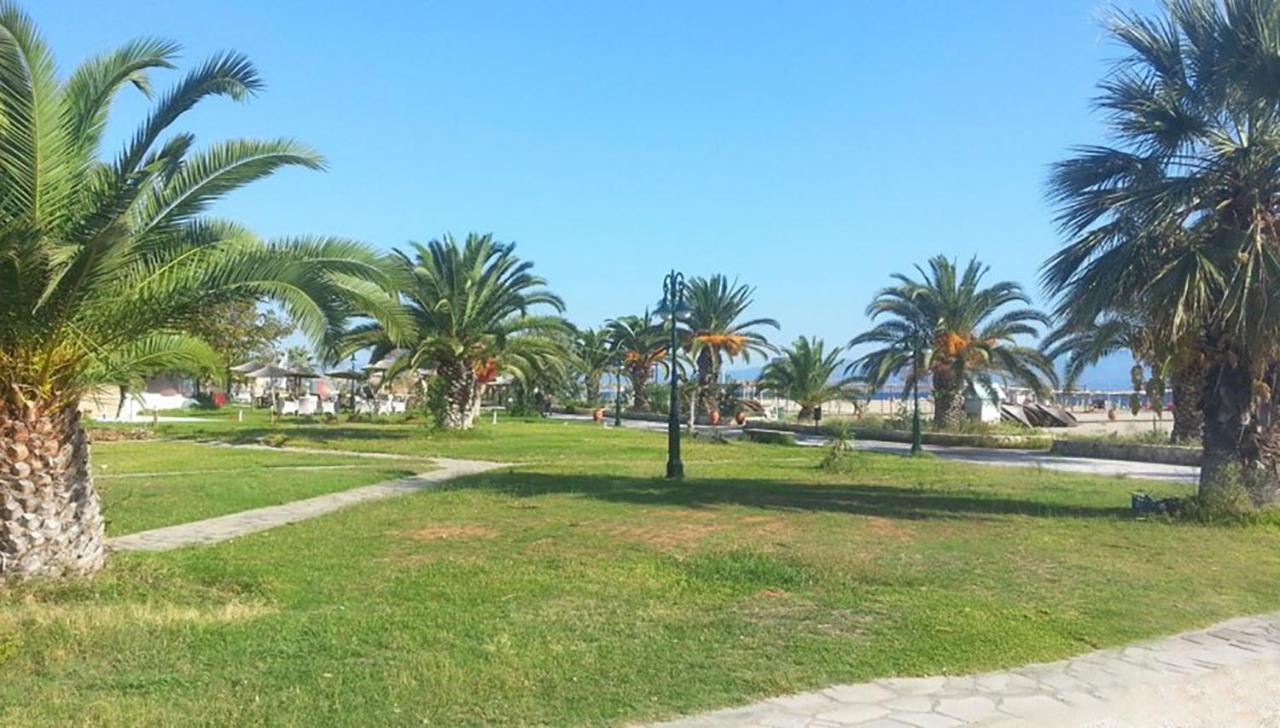 Seaside Villa Nea Poteidaia Esterno foto